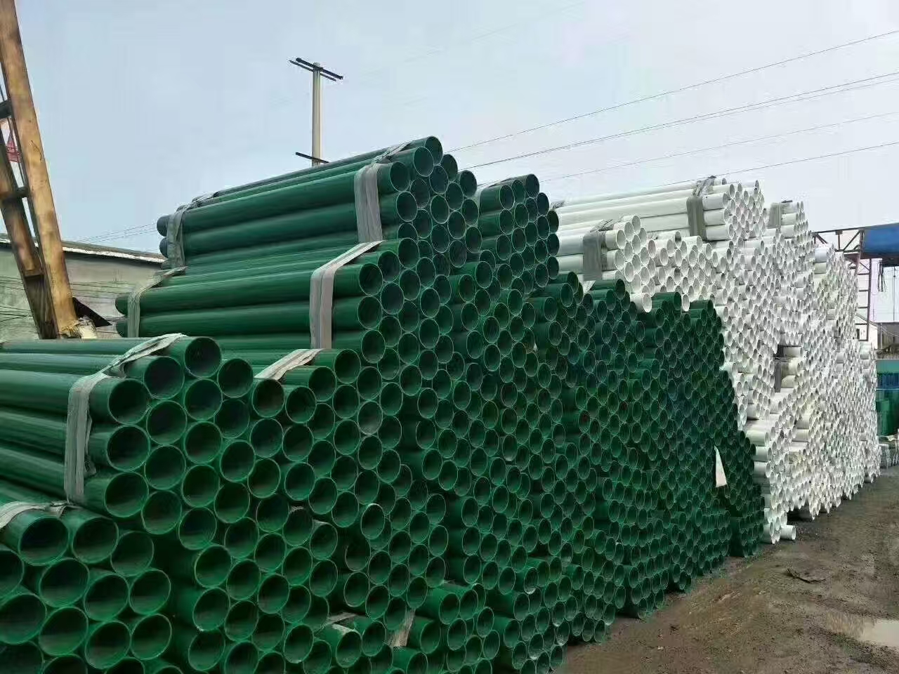 護(hù)欄板隔離塊在公路上的應(yīng)用
